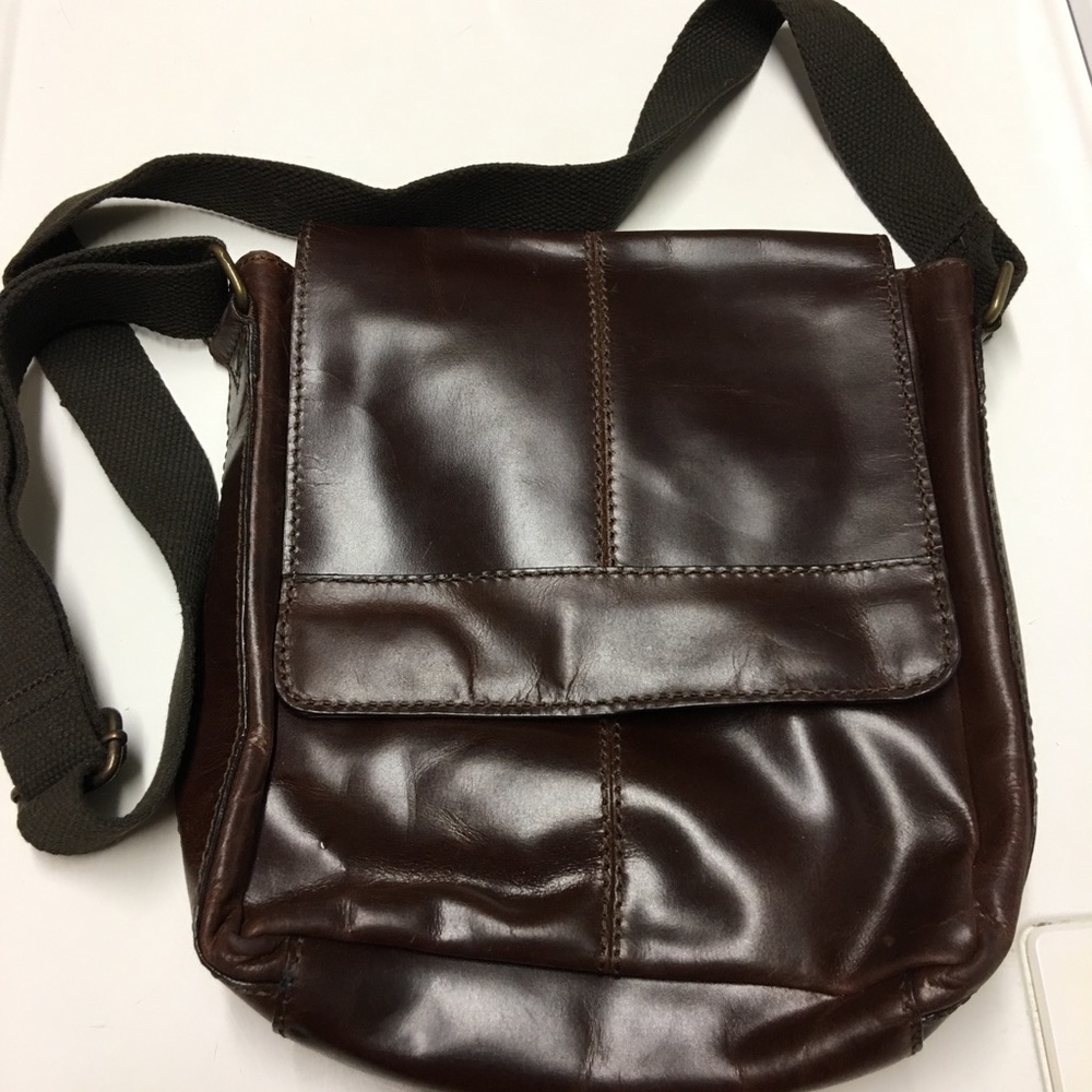 Unisex Brown leather crossbody messenger bag